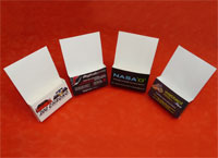 Pr�sentoir pour flyers A5 15x21 cm avec impression sur le r�ceptacle